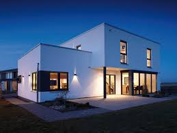 Architektur Trend Haus Bauhaus Cubus Von Fingerhaus Puristisches Fertighaus Mit Flachdach Und Uberdachter Terrasse Fingerhaus Bauhausstil Haus Architektur