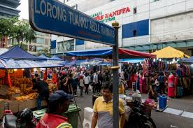 The constant glorification of tunku abdul rahman obstructs us from seeing the role he actively played in entrenching malay supremacy. Jalan Tunku Abdul Rahman And Jalan Masjid India Will No Longer Have Festive Bazaars News Rojak Daily