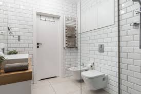Jenis lantai untuk kamar mandi. 4 Cara Menjaga Lantai Kamar Mandi Tetap Kesat Halaman All Kompas Com
