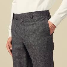 Le pantalon pour homme est une pièce de premier choix pour adopter un style authentique. Pantalon De Costume Chine En Laine Shppa00256 Gris Chine Costumes Smokings Sandro Paris Pantalon Costume Costume Gris Homme Veste De Costume