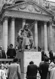 Mais nombre d'historiens pensent qu'il reste peu de choses de la mémoire de mai 68 et qu'il est nécessaire de rappeler ce qu'a signifié ce mouvement. Evenements De Mai 1968 Larousse