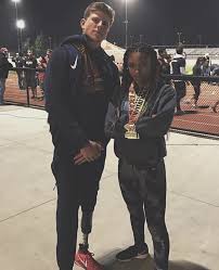 The pro athletes are on their way to the olympic and paralympic games this summer, but back in 2017, tara and hunter were meeting for the first time at a track meet. Hunter Woodhall Tara Davis ÊŸÉªÊŸÉ¢ÊŸá´É¢ÉªÊ€ÊŸ Interracial Couples Interracial Couples Bwwm Biracial Couples
