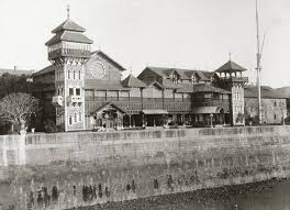 A photograph of Grant's Buildings ...
