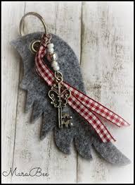 Trendiger anhänger aus doppellagigem filz mit metallöse und metallschlüsselring. Himmlisch Schlusselanhanger Basteln Schlusselanhanger Selber Machen Schlusselanhanger Filz