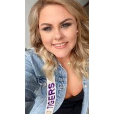 Kayla Clement's Instagram, Twitter & Facebook