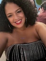 Lucy Lange's Instagram, Twitter & Facebook