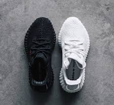 Adidas Yeezy Boost 350 V2 Left Breds Right White Celebrity Shoes Trendy Sneakers Yeezy