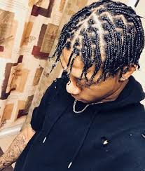 In contrast to cornrows that are tight to the scalp, box braids hang loose. 25 Amazing Box Braids For Men To Look Handsome August 2021