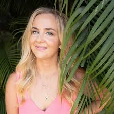 Eva Ash◽ Social Media Manager & Strategist (@evaashmarketing) • Threads,  Say more