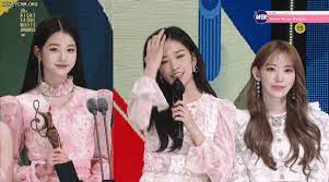 Read sakura and yujin from the story iz*one random book three | ✓ by innocence_maknae ((๑¯∇¯๑)) with 223 reads. Iz One Jang Wonyoung Ahn Yujin Sakura Three Shot Knetizen Kpophit Kpop Hit