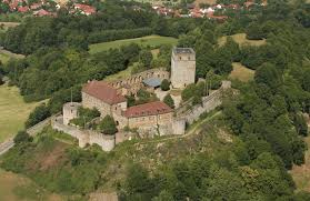 The giechburg is a partly reconstructed hilltop castle located within the town of scheßlitz in upper franconia, bavaria, germany. Malschule Art Auf Der Giechburg Franken Aktuell