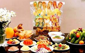 Lễ vật cúng táo công truyền thống gồm có mũ ông công ba cỗ hay ba chiếc: Axa Wcpajpys M