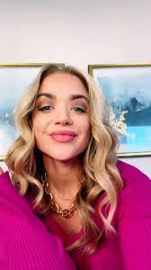 Nina Whiddon's Instagram, Twitter & Facebook