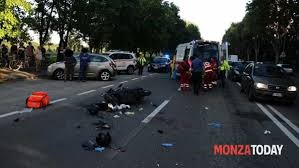 Incidente mortale oggi sulla statale 121 che collega paternò a catania all'altezza di piano tavola nel territorio di belpasso Incidente A Limbiate Tra Auto E Moto 25enne Gravissimo