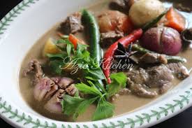 Ini dia cara memasak daging biar empuk tanpa perlu waktu yang lama! Daging Masak Kurma Azie Kitchen