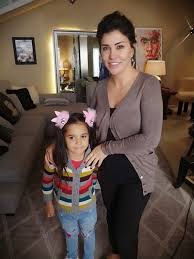 مرة جديدة يعود تيام مصطفى قمر للوقوف أمام يسرا من خلال مسلسل خيانة عهد وهذه المرة بشخصية علي.تفاصيل أكثر في التقرير التالي. Ù…Ù† Ø§Ù„Ø¬Ù…Ø¨Ø§Ø² Ù„Ù„ØªÙ…Ø«ÙŠÙ„ Ø§Ù„Ø·ÙÙ„Ø© Ø¨ÙŠØ±ÙŠ Ø¹Ø¨Ø§Ø³ ØªØ´Ø§Ø±Ùƒ ÙÙŠ Ù…Ø³Ù„Ø³Ù„ Ø¯Ù‡Ø¨ Ø¹ÙŠØ±Ø©