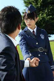 平成仮面ライダーシリーズに関連する映像作品に登場した仮面ライダー 変身フォーム 怪人 アイテムを解説 紹介しています 仮面ライダー 女性警察官 内田