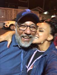 Hoje é dia de celebrar Mamãe Sonia Amaro e como vocês podem ver, sim, eu  sou filha da dona do sorriso mais lindo do mundo. Feliz Novo Ciclo mamãe.  Te amo. ❤️