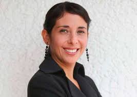 Alexandra Ames: “cuando hablamos de reactivación económica también debemos  incluir políticas y programas sociales de atención a la pobreza”