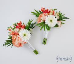 It's no wonder that tropical leaf wedding bouquets have stuck around the last several years: Tropical Bouquet Beach Bouquet Destination Wedding Bouquet Wedding Bouquet Br Destination Wedding Bouquets Tropical Wedding Bouquets Flower Bouquet Wedding