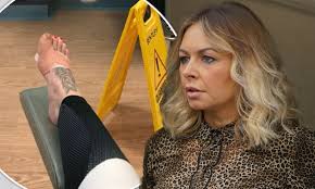 Kylie jenner came home to a stunning surprise on tuesday night, presumably from her boyfriend and baby daddy, travis scott. Coronation Street Actress Kel Allen In Hospital With Broken Toe Daily Mail Online