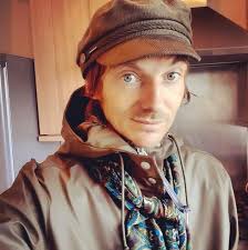 Ross Teasdale's Instagram, Twitter & Facebook