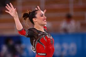 On the notes of con te partirò by bocelli, the italian athlete gained her spot in the final. 5vqpub2iod9mfm