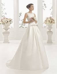 Las ocasiones especiales merecen un outfit compuesto por un traje y unos complementos que estén a la altura. Avance Nueva Coleccion De Novias Aire Barcelona Dressbori