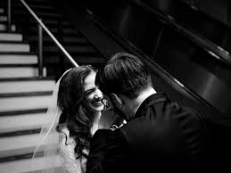 Il reportage del vostro matrimonio sarà l'unico ricordo visivo che vi rimarrà di quel giorno, affidarsi ad un fotografo professionista significa assicurarsi di non perdere i momenti più importanti del matrimonio. Katherine Sean Gfx50r 45 100 5 Click Magazine