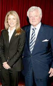 Pin By Chris Sino On Lion Of The Senate Edward Moore Ted Kennedy February 22 1932 August 25 2009 Jacqueline Kennedy Style Caroline Kennedy Ted Kennedy