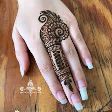 Keep reading to see these wonderful projects including finger puppets, mandalas, and even quilted bench pillows! 50 Latest One Finger Mehndi Designs K4 Fashion