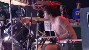 Round the hangin' tree swayin' in the breeze in the summer sun as we two are one swayin'. No One Knows By Queens Of The Stone Age The Story Behind The Song Louder