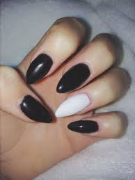 Almond Black Acrylic Nail Designs Pin By Alyehia On Nails Nails Almond Shape Nails Cute Nails