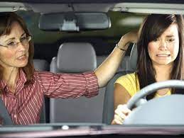 Автоинструктор: профессионал, обучающий вождению авто