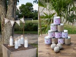 Une couverture satinée pour la côté raffiné, un petit détail en strass qui c'est sûrement l'animation mariage la plus délire qui puisse être organisée. Un Mariage A Lege Idee Jeux Mariage Mariage Jeux Mariage