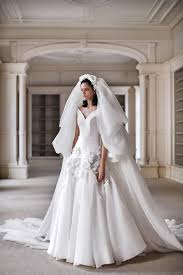 Dal sabato 6 al domenica 7 febbraio 2021. Abiti Da Sposa 2021 Speciale Tendenze Moda Look Bridal Vogue Italia