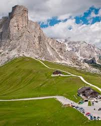 I guess it was only a matter of time before we'd awaken to a tearful sky, up until this point we'd definitely had lady luck on our side. Passo Giau Selva Di Cadore Catena Cycling