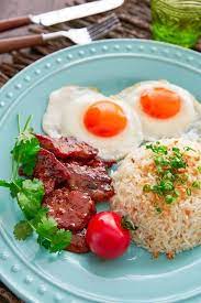 Tosilog Recipe Filipino Breakfast With Tocino Garlic Rice Fried Eggs Recipe Filipino Breakfast Healthy Salmon Recipes Recipes
