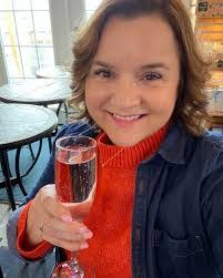 Sarah Warnke's Instagram, Twitter & Facebook