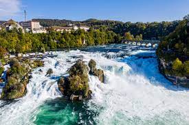 Südliches ufer mit schloss laufen, dachsen/zürich. Neuhausen Am Rheinfall Sh Mann Soll Rheinfall Hinuntergespult Worden Sein Polizei News