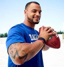 Dak grew up in a trailer park in rural louisiana, the youngest of three boys living with their single mother who managed a truck stop. Dak Prescotts 15 Tattoos Und Ihre Bedeutung Promi Tattoos