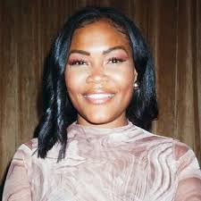 Darian Weaver's Instagram, Twitter & Facebook