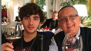 His birthday, what he did before fame, his family life, fun trivia facts he is the inspiration behind the popular brazilian internet meme cala a boca galvão, which originated. Completando 70 Anos De Idade Galvao Bueno Ganha Declaracao Do Filho Na Web Istoe Independente