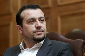 Ο νίκος παππάς επιστρέφει στην αγωνιστική δράση μετά από 9 μήνες, καθώς βρίσκεται στη ούτε οι ερωτήσεις ήταν σκληρές στην φιλική ερτ αλλά ούτε και ο νίκος παππάς είχε τη διάθεση να εμπλακεί. Nikos Pappas Eftia3e Etaireia Symboylwn To 2019 Ta Posa Poy Dhlwse Mononews