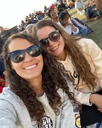 Karen Loya's Instagram, Twitter & Facebook