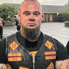 Stream Allan Arnold music