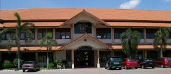 Program kekhususan ini merupakan turunan dari program studi desain dan manajemen produk fakultas industri kreatif ubaya. Sma Negeri 15 Surabaya Goethe Institut Indonesien