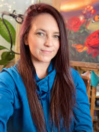 Carolyn Robles's Instagram, Twitter & Facebook