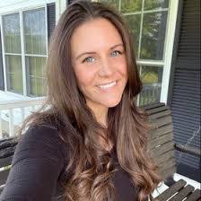 Christa Harris's Instagram, Twitter & Facebook