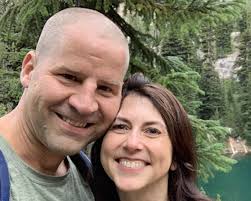 In january 2019, the bombshell news broke that the amazon ceo and his wife, mackenzie, were getting a divorce. Dan Jewett Wiki Age Mackenzie Scott New Husband Kids Marriage Married Jeff Bezos Ex Wife Net Worth Seattle Teacher Primal Information